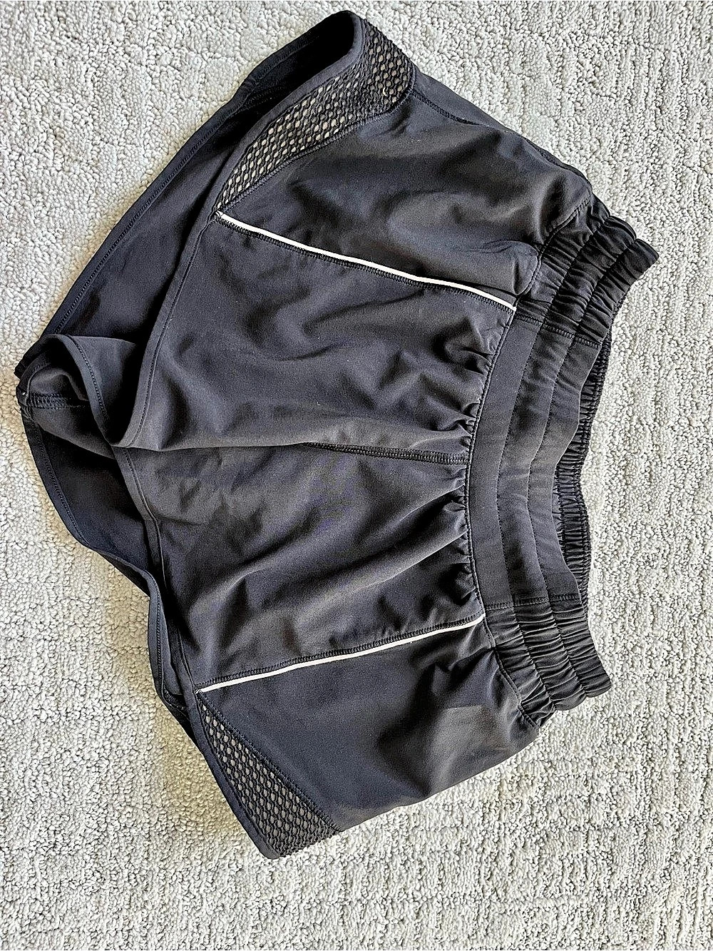 Lululemon Hotty Hot Low-Rise Black Size 4